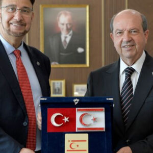 londrayi karistiran istifa kibrista ingiliz oyunu hQN9CVXr