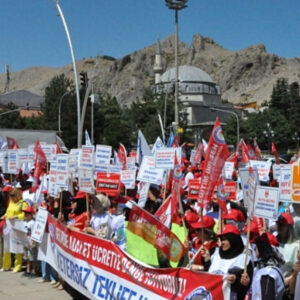 tokatta kamu sen hukumetin toplu sozlesme teklifine sert cikti milyonlarla dalga geciyorlar eGppC4eM