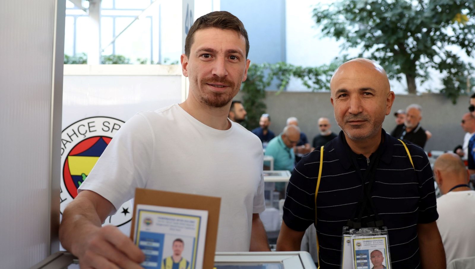 mert hakan yandas fenerbahcedeki secimde oyunu kullandi DYVgkMhJ