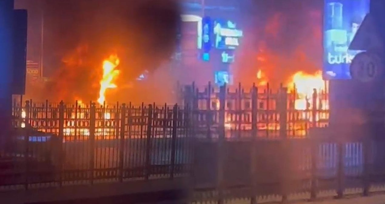 sislide korkunc anlar otobuste yangin cikti ZSLrHke1