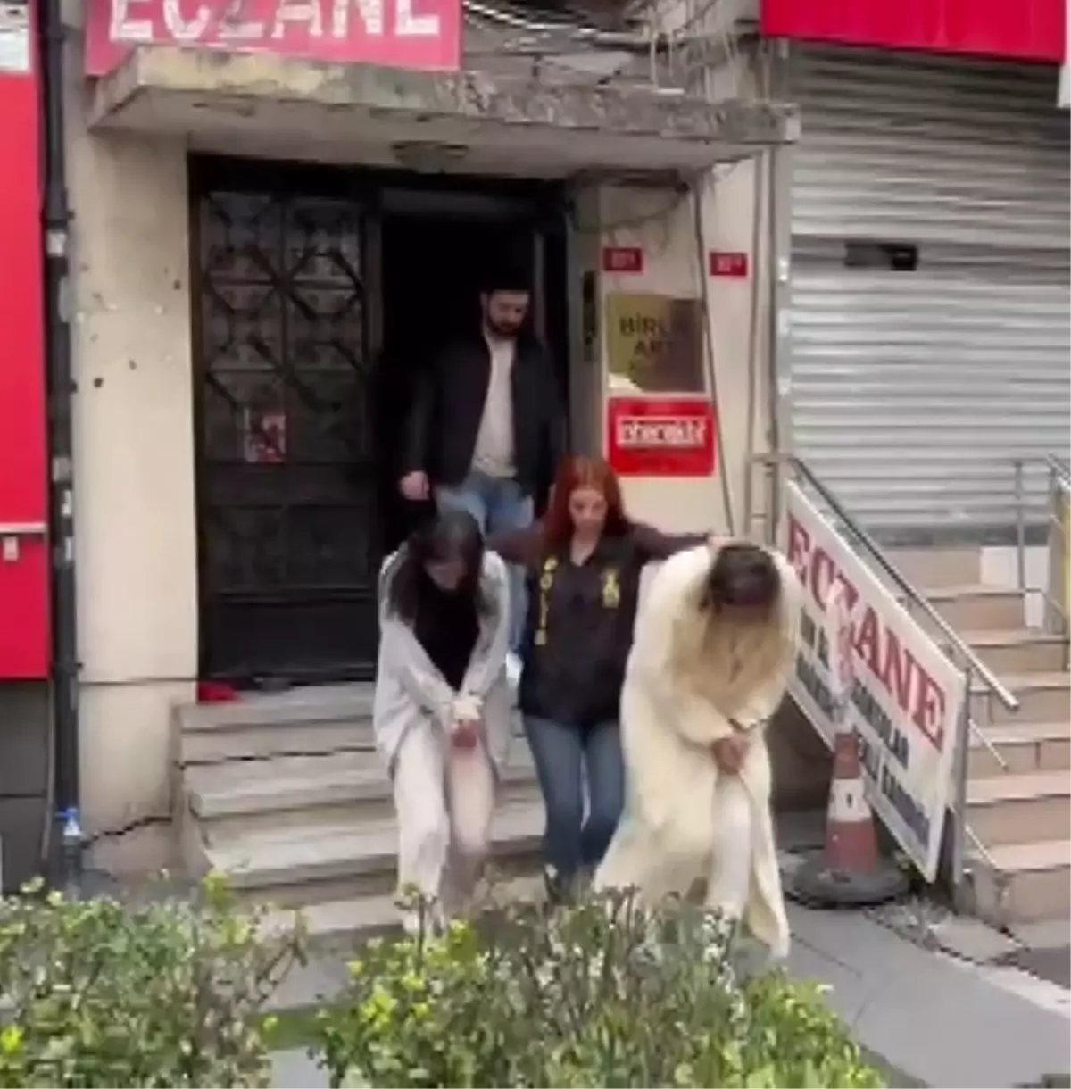 istanbul merkezli fuhus operasyonu 20 gozalti 16 tutuklama QhuqMbmV.jpg