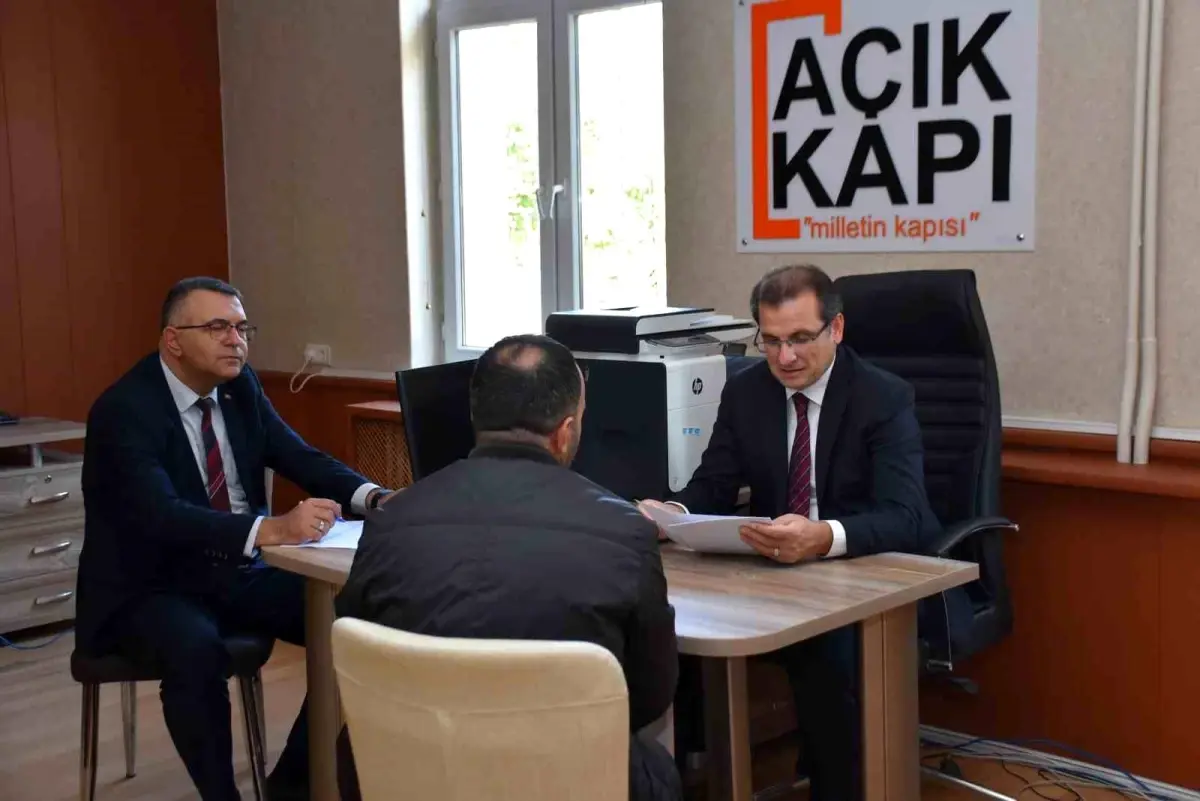 kaymakam ali guldogan vatandaslarla acik kapi bulusmasinda bir araya geldi 4v5Ttivs.jpg