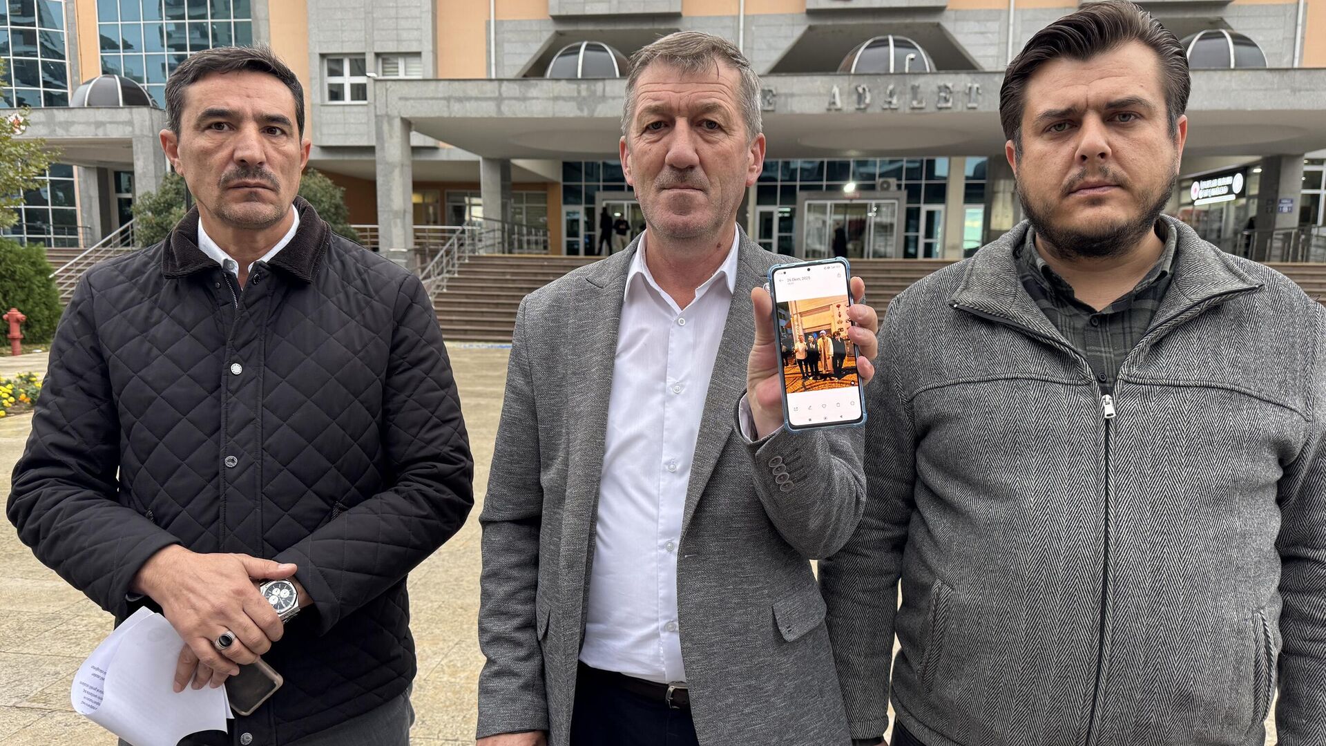 kostum partisinde imam cubbesi giydi diyanet sen suc duyurusunda bulundu XAyx3Sr3.jpg