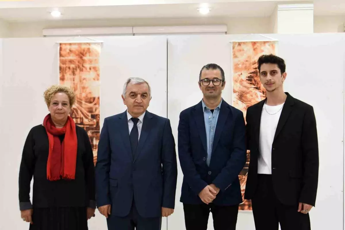 manisa motifleri modern tasarimla bulustu tqpnQv6J.jpg