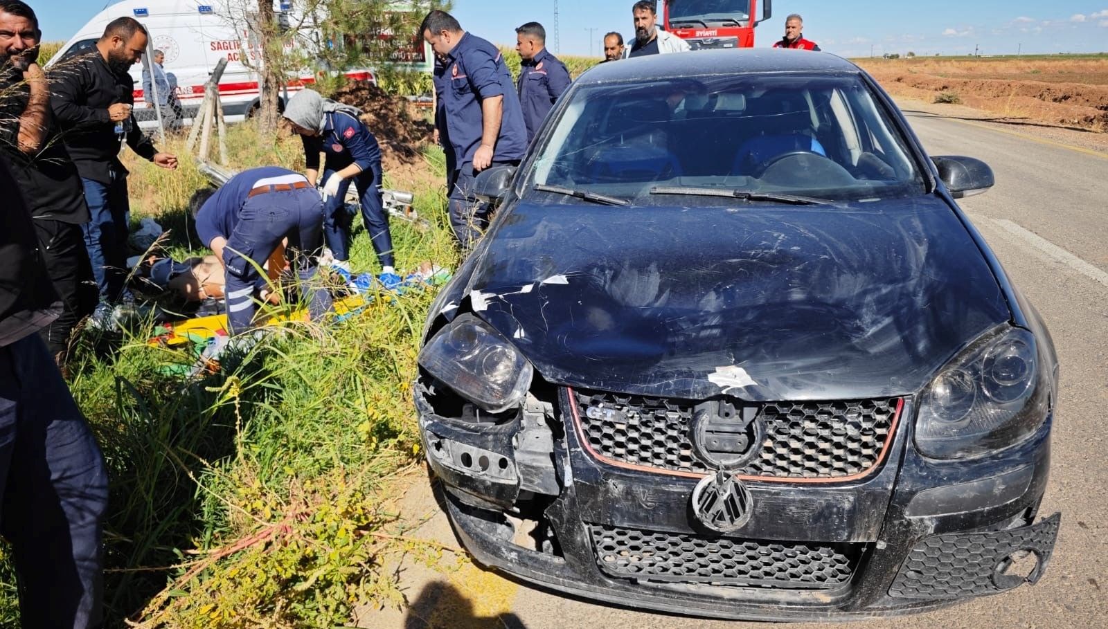 mardinde otomobil ile motosikletin carpistigi kazada 1 kisi yaralandi VdWKhuye.jpg