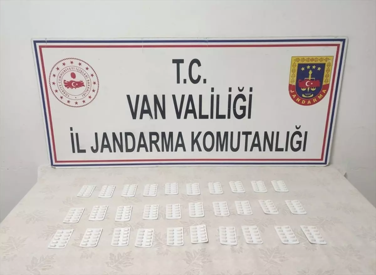 yuksekovada 999 gram esrar ele gecirildi TJt9TdLT.jpg