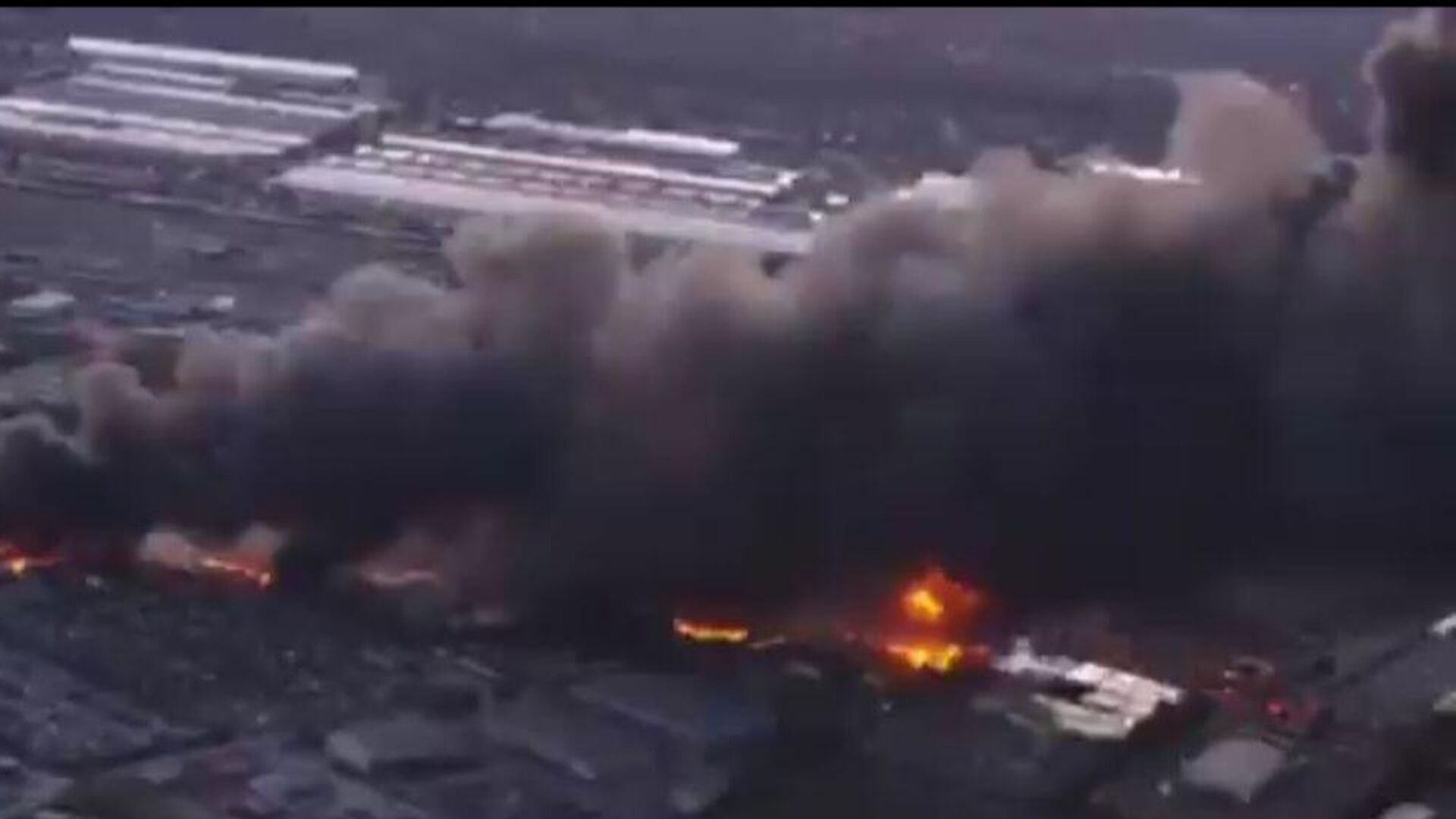 abdde ucak kazasi louisville havaalani yakinlarinda icinde 3 kisi bulunan kargo ucagi dustu hujUqfxW.jpg