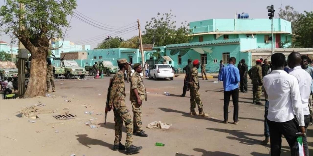 sudanda insani felaket iki gunde 300 kadin katledildi yPOaDRsn.jpg