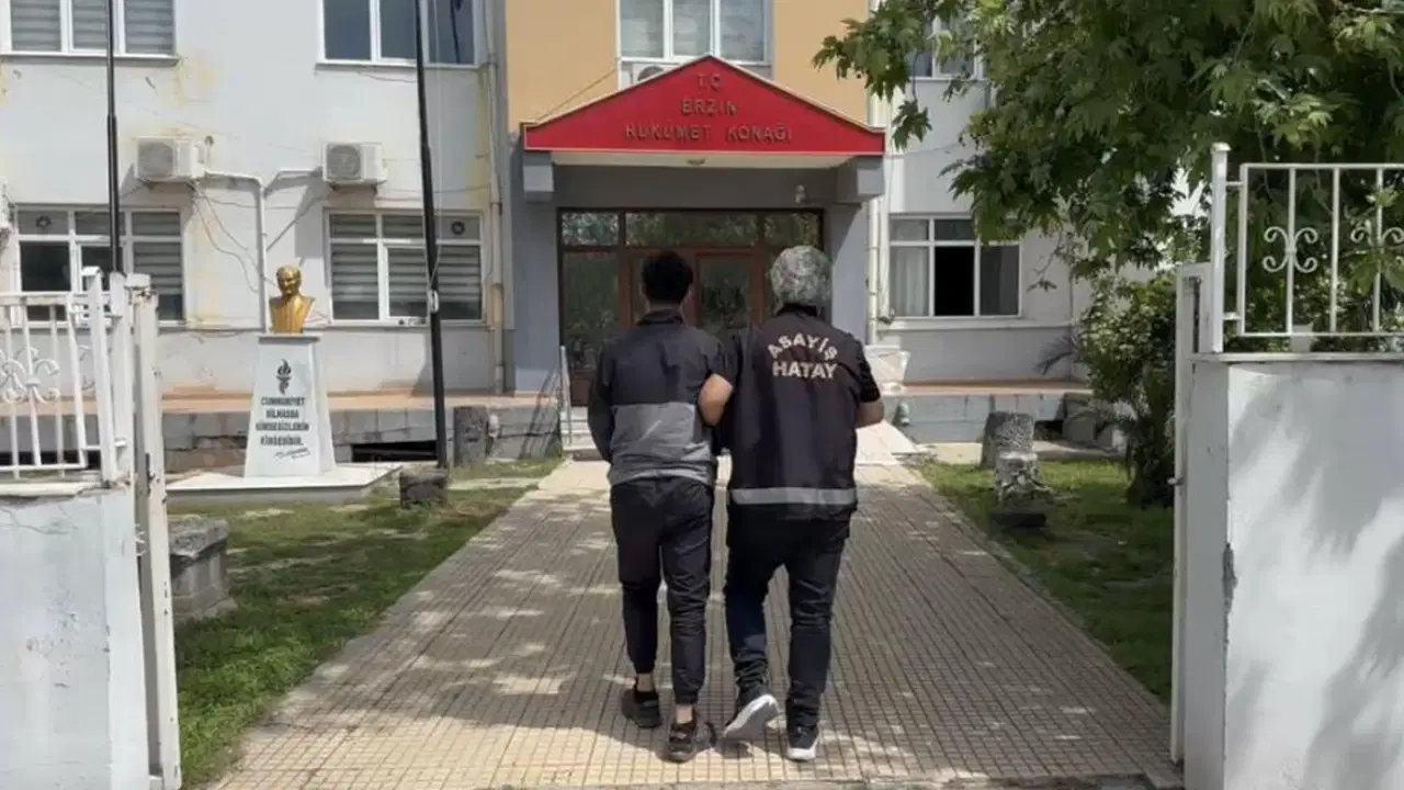Aranan Firari, 4 Yıl 6 Ay Hapis Cezasıyla Erzin’de Yakalandı