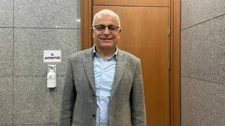 tutuklu-gazeteci-merdan-yanardagdan-mesaj-var-tele1i-once-susturmak-istediler-simdi-yok-pahasina-satisa-3wtu5f4l