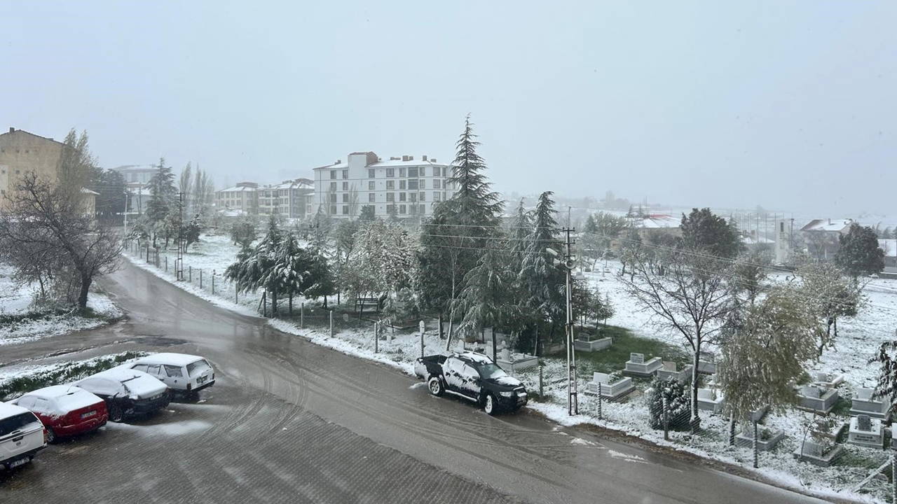 eskisehirin-bazi-ilceleri-gune-beyaz-ortuyle-uyandi-9vE4e5Vm